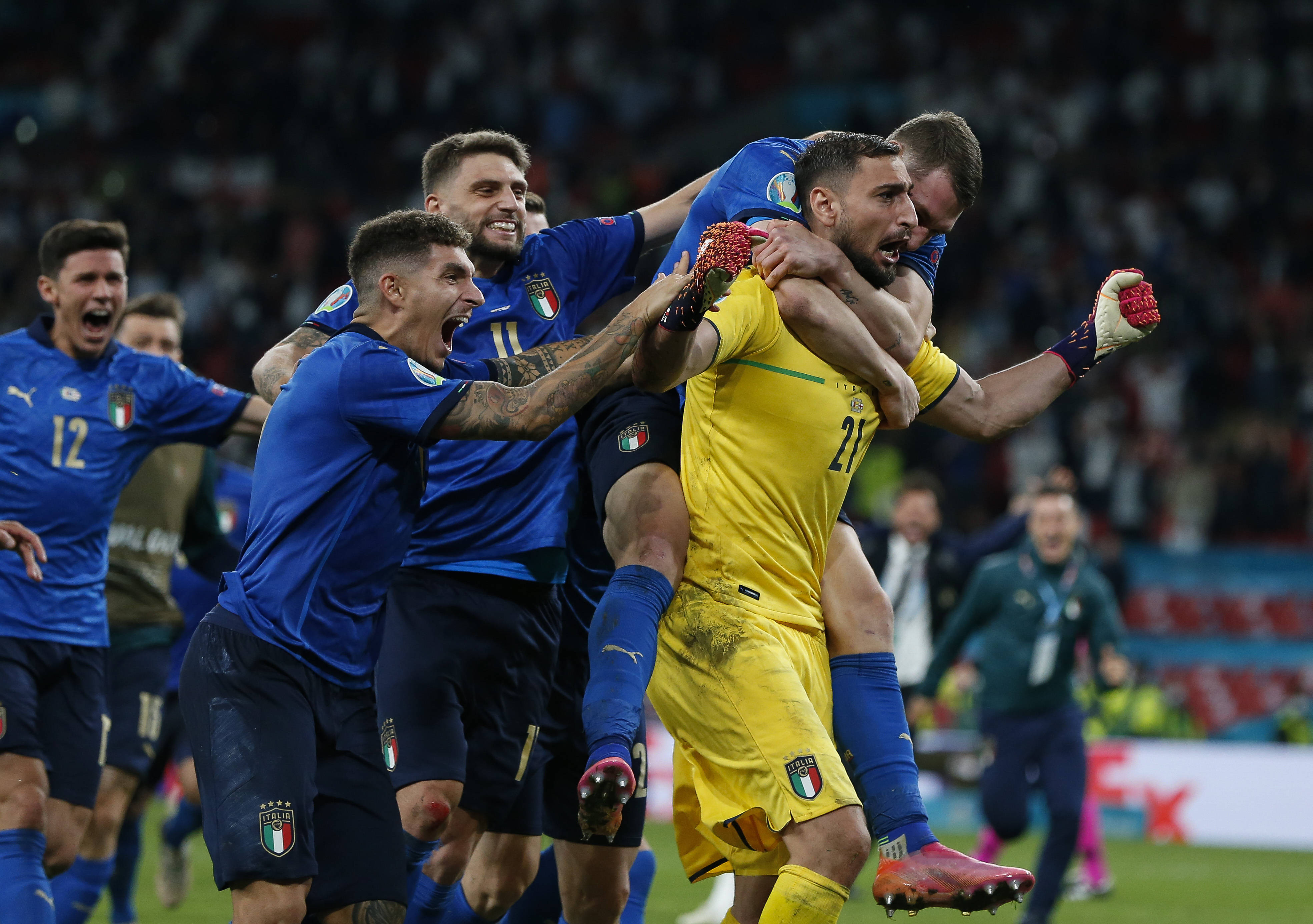 关于西班牙国家队大胜对手，晋级欧洲预赛的信息