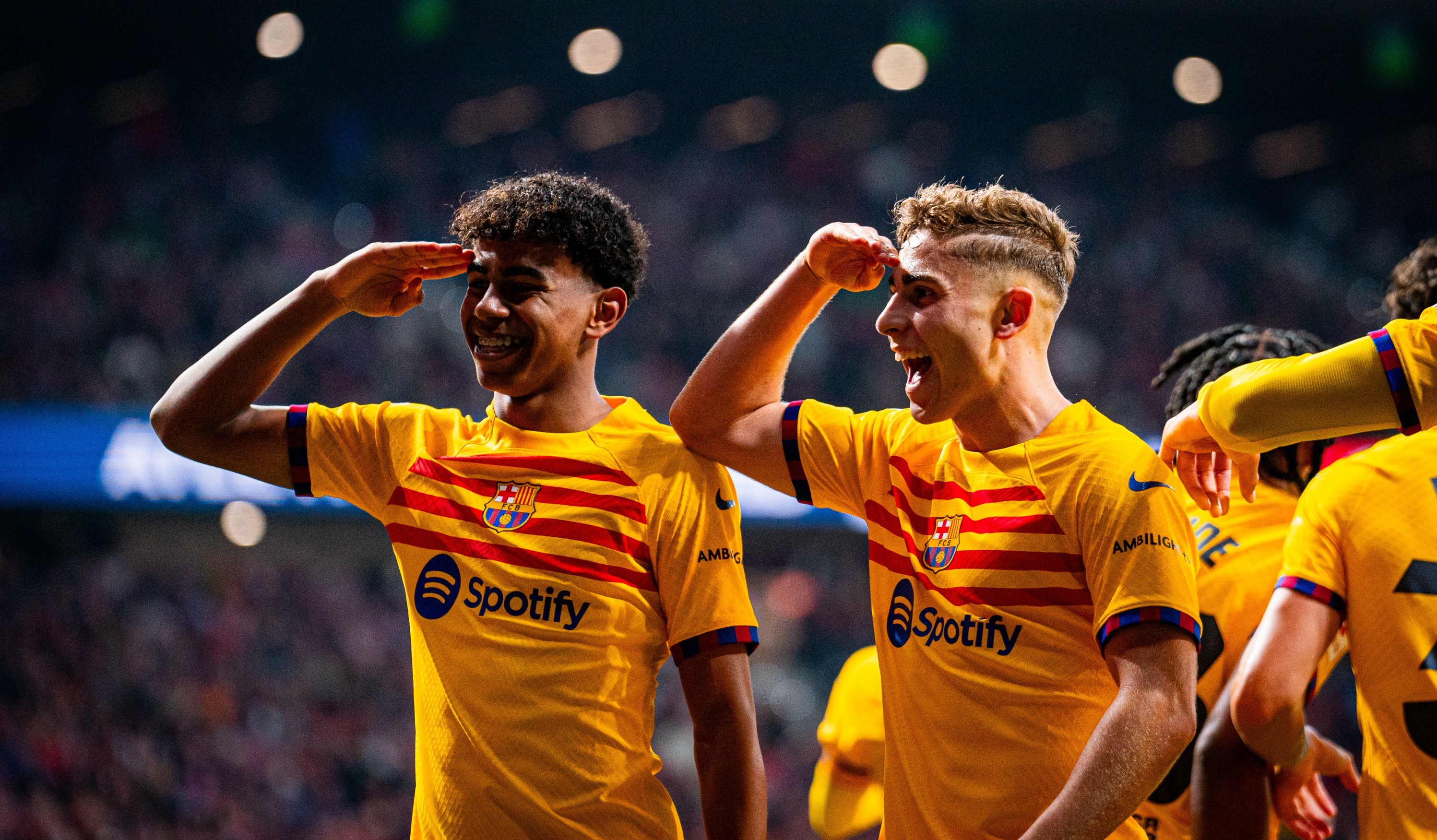 杏彩体育官方入口-疯狂转会市场！顶级球星纷纷换队引发热议的简单介绍