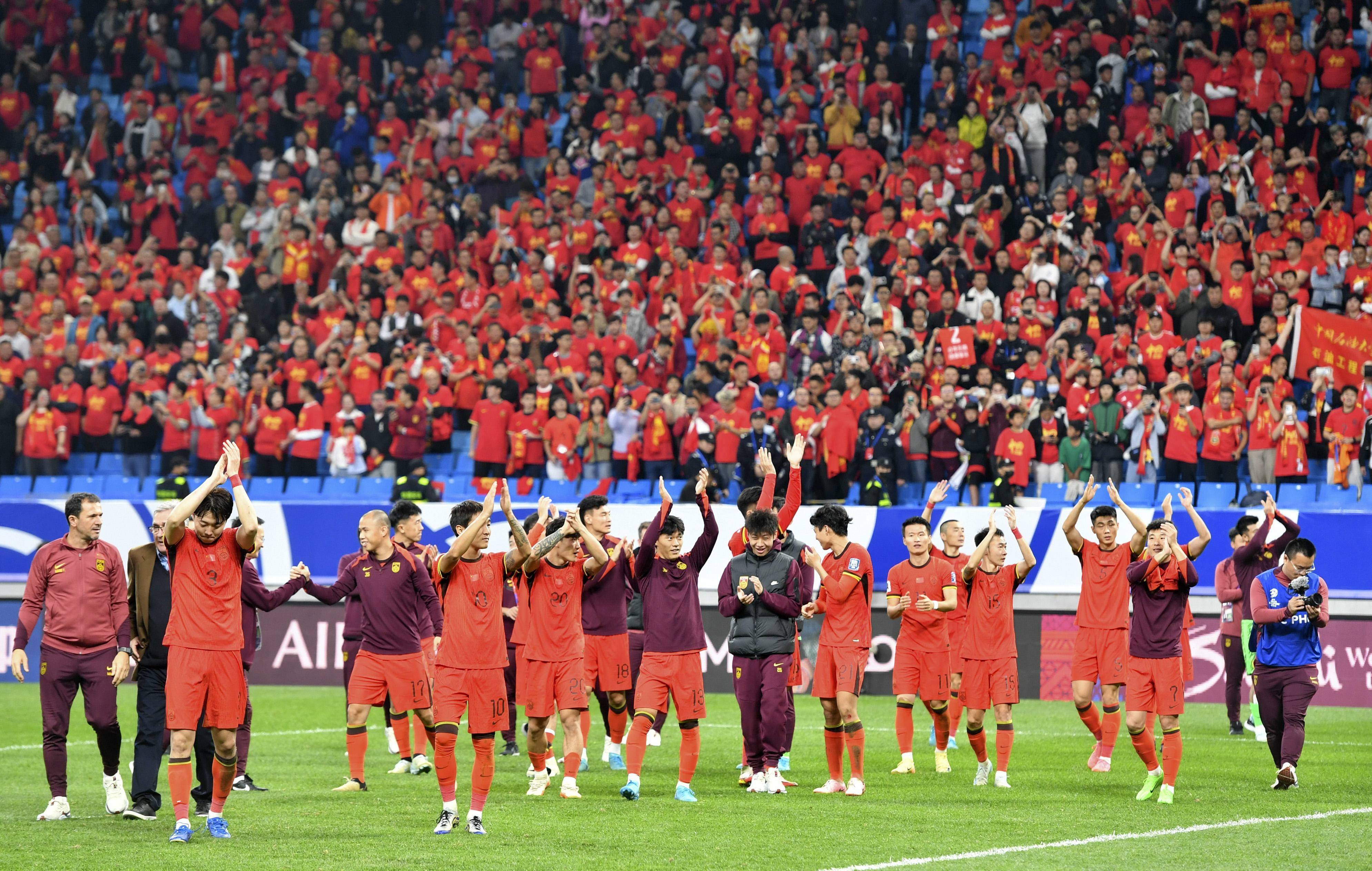 杏彩体育在线登录-足球联赛中一支实力强劲的球队获得胜利