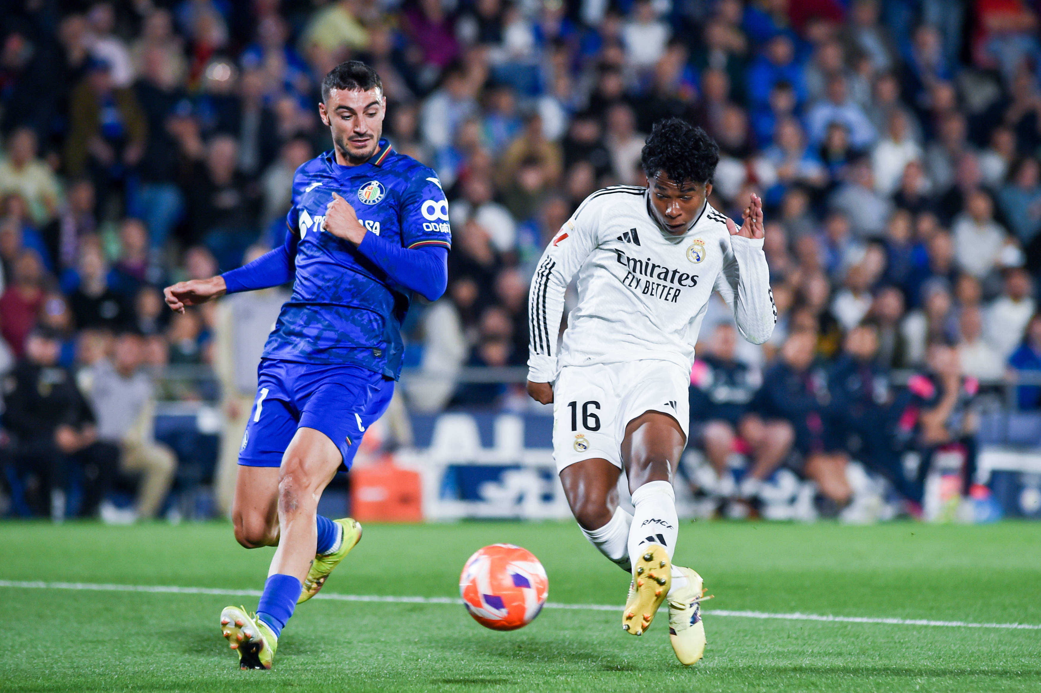 杏彩体育-赫塔菲官方宣布签下切尔西前锋巴舒亚伊，转会费1500万欧元的简单介绍