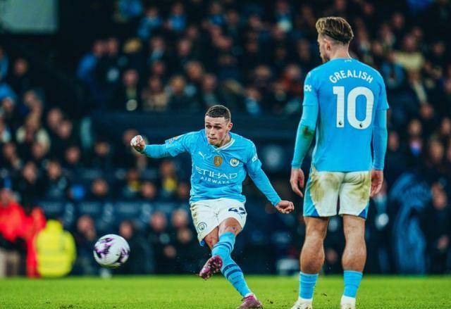 曼城主场大胜,出线前景一片光明 曼城主场大胜,出线前景一片光明