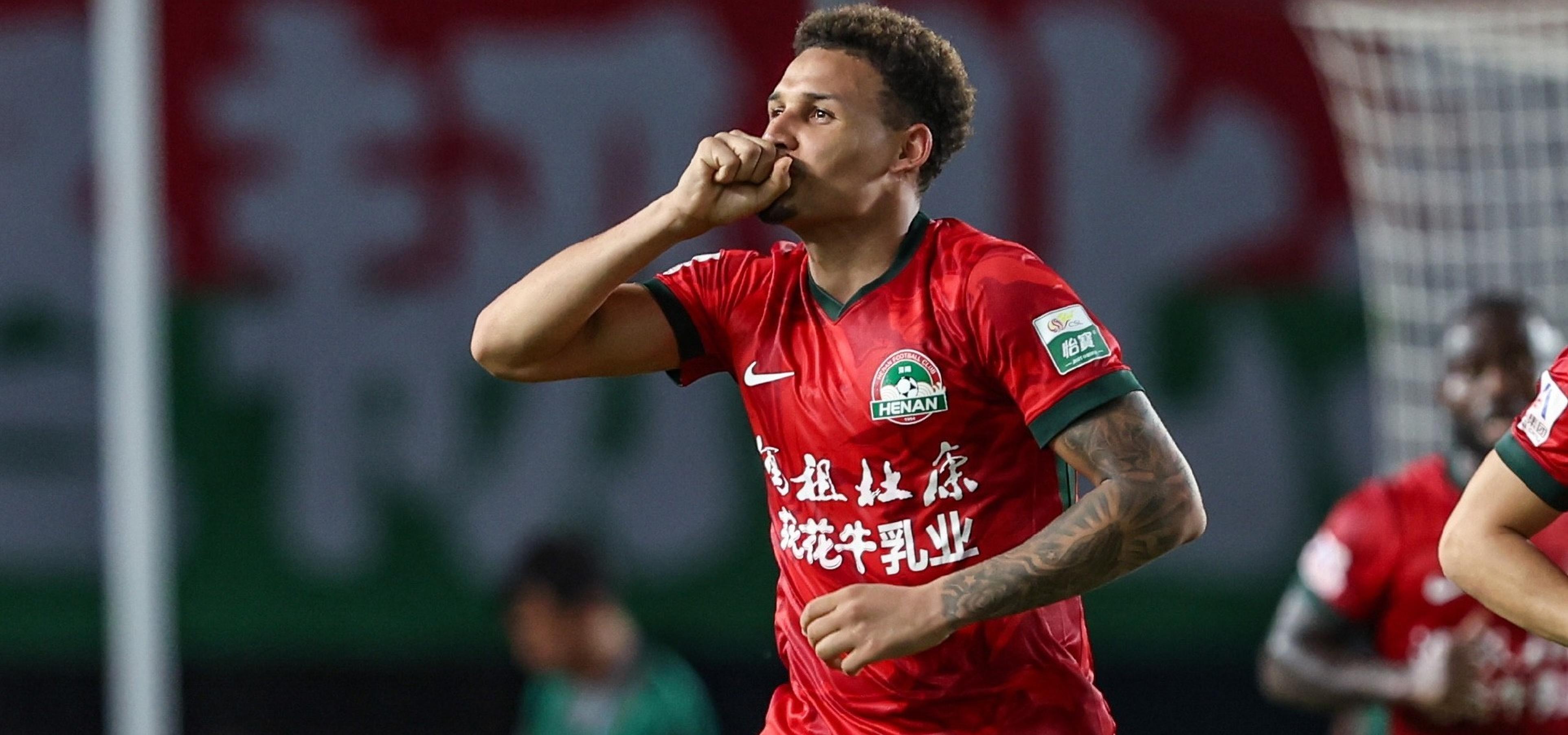 包含中超球队外援带伤上阵,展现出色拼搏精神的词条 包含中超球队外援带伤上阵,展现出色拼搏精神的词条