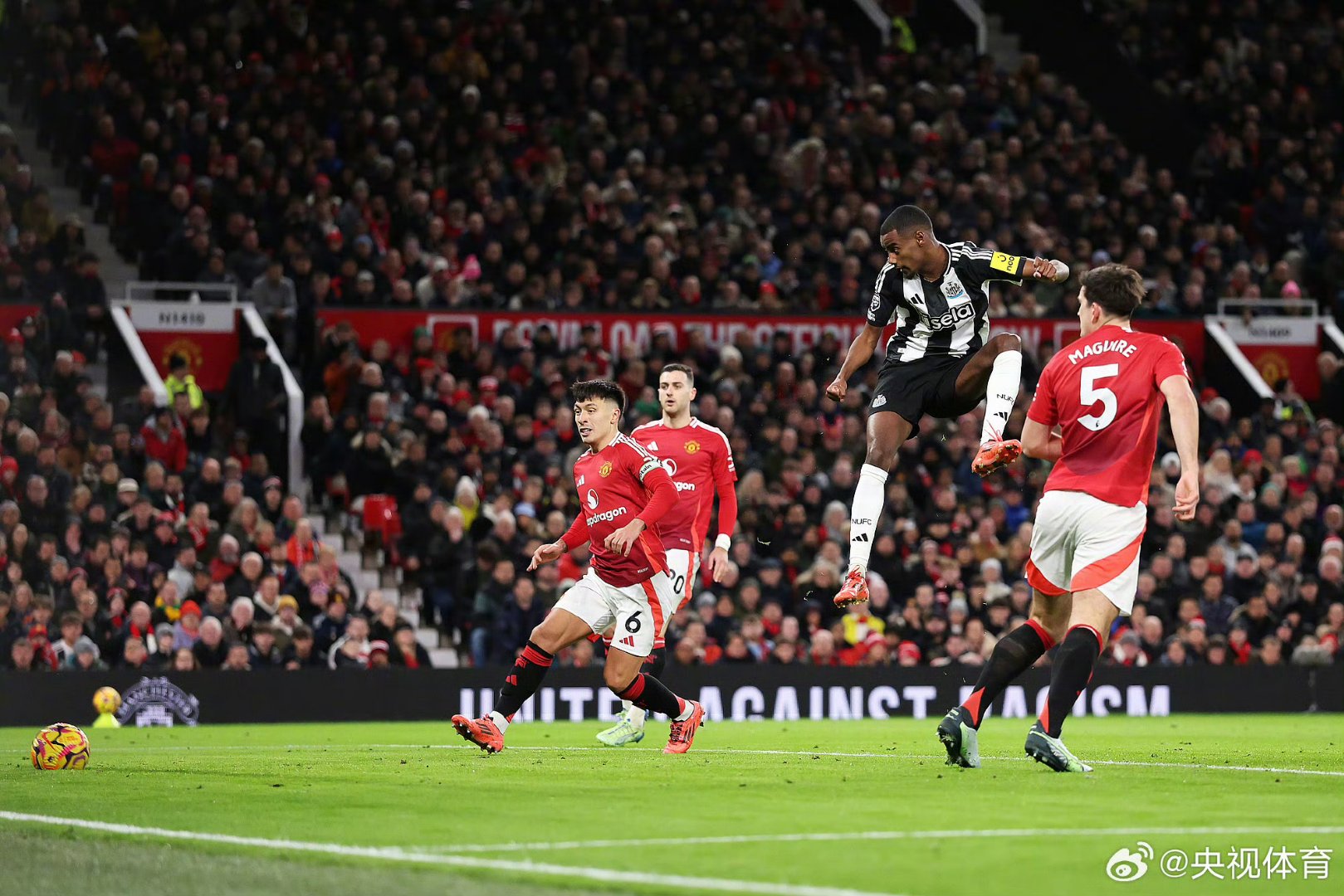 曼联客场失利，距离前四名保级区拉开差距的简单介绍