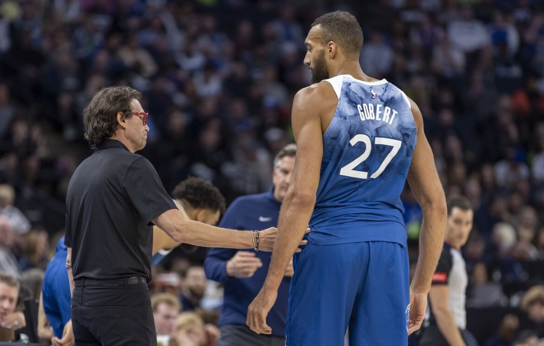 杏彩体育-森林狼客场大胜鹈鹕，唐斯砍下40+20