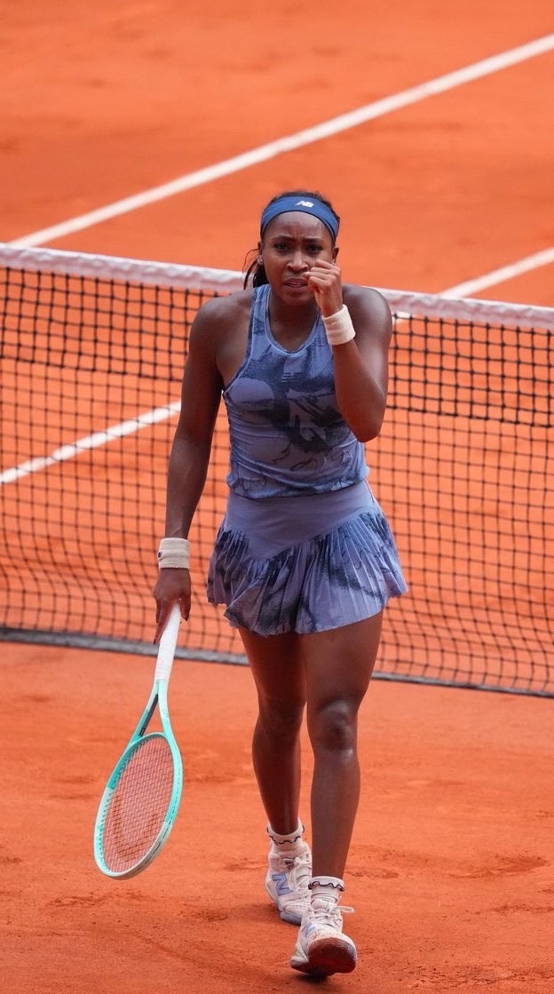 杏彩体育官方入口-法国体操选手优雅夺冠，展现风采！