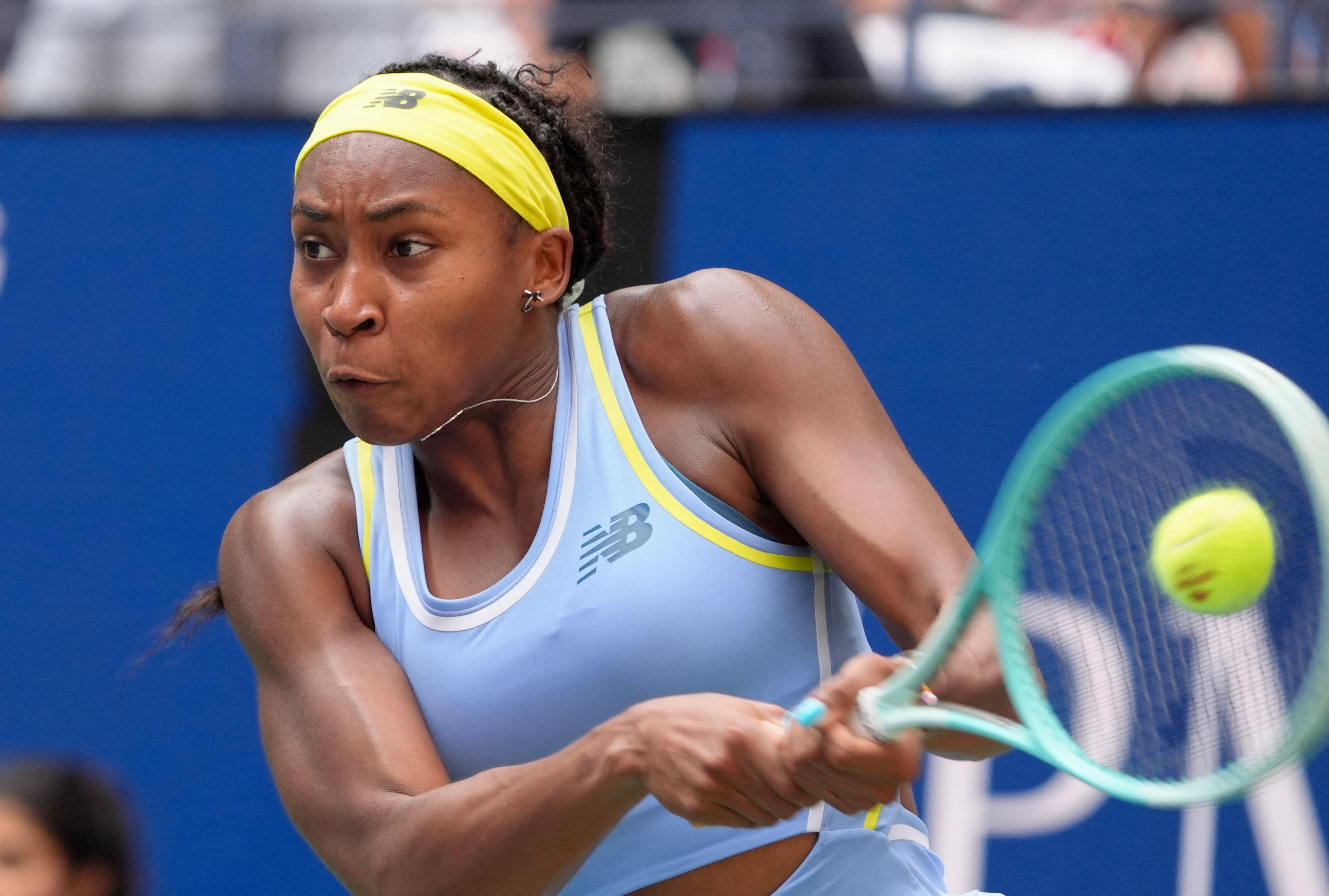 法国体操选手优雅夺冠，展现风采！