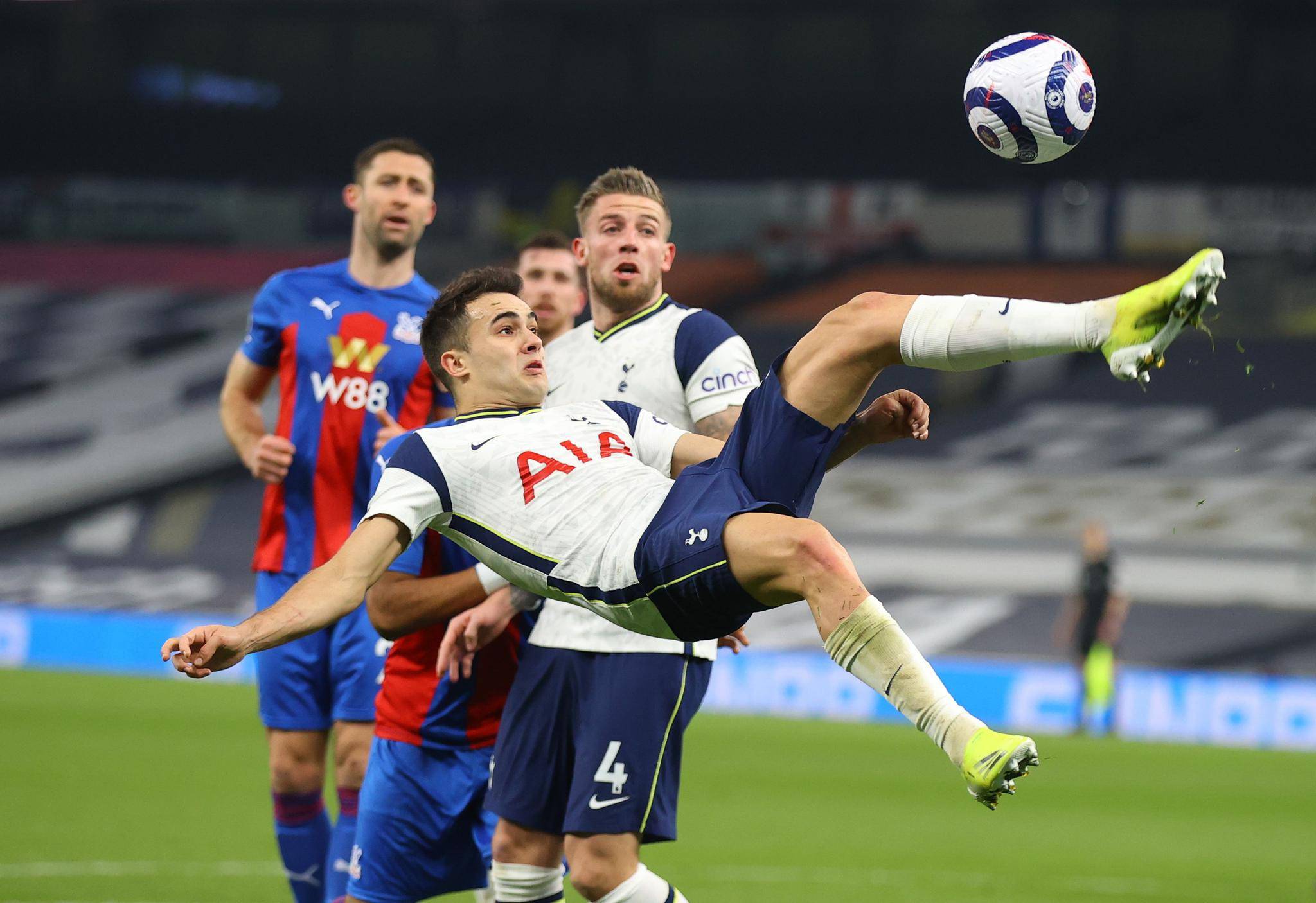 杏彩体育app下载-包含比赛中出现了精彩的对决，最终的胜利者是这位运动员的词条