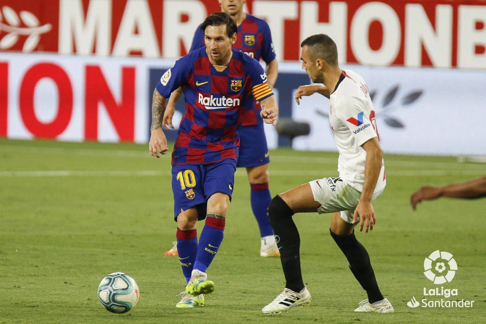 杏彩体育在线-芬兰队与摩尔多瓦战平，双方握手言和的简单介绍