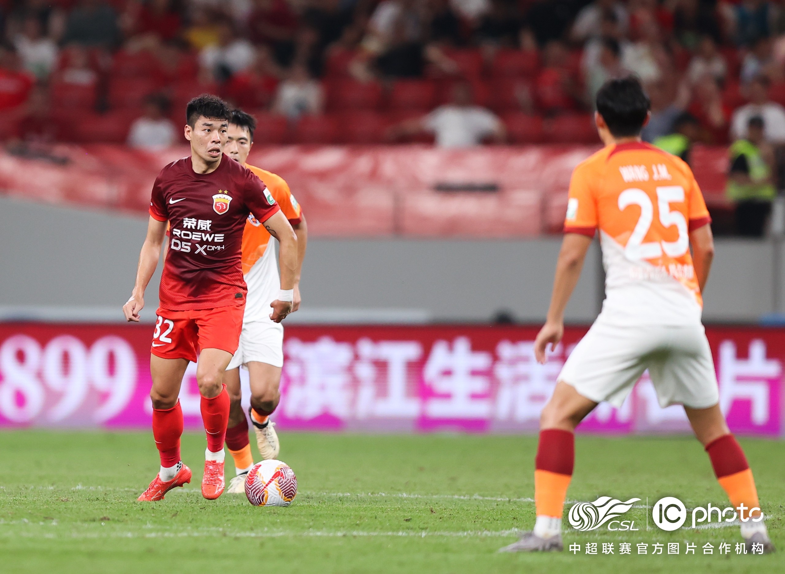 上海队备战季后赛,球员状态稳定 上海队备战季后赛,球员状态稳定