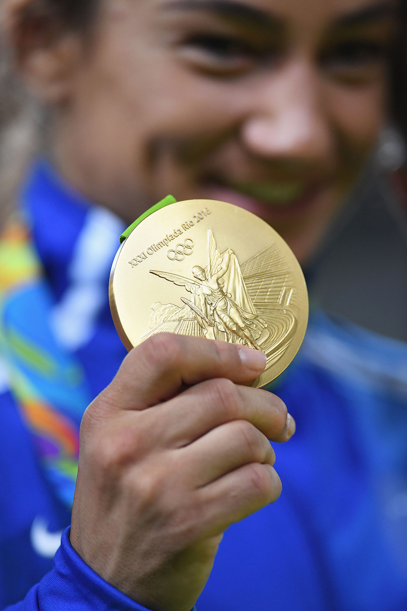 土耳其运动员在拳击比赛中斩获金牌 土耳其运动员在拳击比赛中斩获金牌