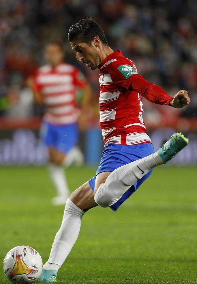 杏彩体育链接-格拉纳达遭遇失利，反击机会遗憾